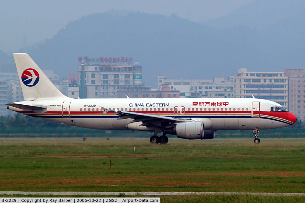 B-2229, 2002 Airbus A320-232 C/N 1911, Airbus A320-214 [1911] (China Eastern Airlines) Shenzhen-Baoan~B 22/10/2006