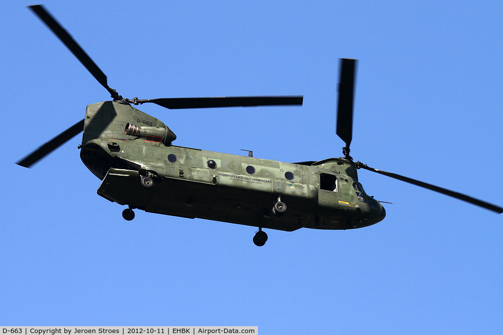D-663, Boeing CH-47D Chinook C/N M.3663/NL-003, fly-by