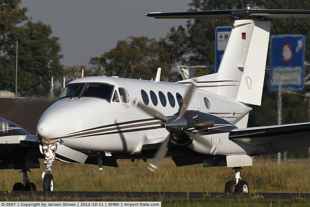 D-ISKY, 2009 Hawker Beechcraft B200 King Air C/N BB-2014, operating for the crew of airbus pilots