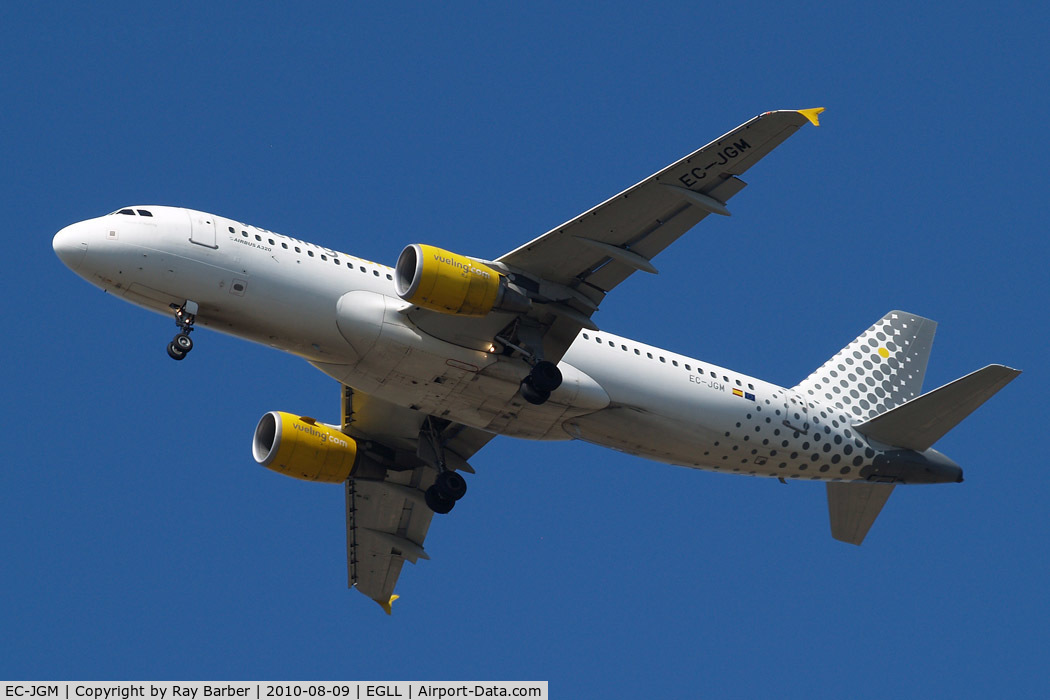 EC-JGM, 2005 Airbus A320-214 C/N 2407, Airbus A320-214 [2407] (Vueling Airlines) Home~G 09/08/2010