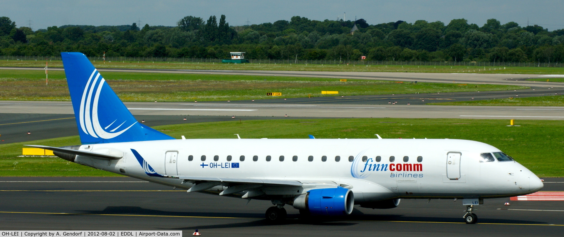 OH-LEI, 2006 Embraer 170LR (ERJ-170-100LR) C/N 17000120, Finncomm Airlines, is taxiing for departure at Düsseldorf Int´l (EDDL)