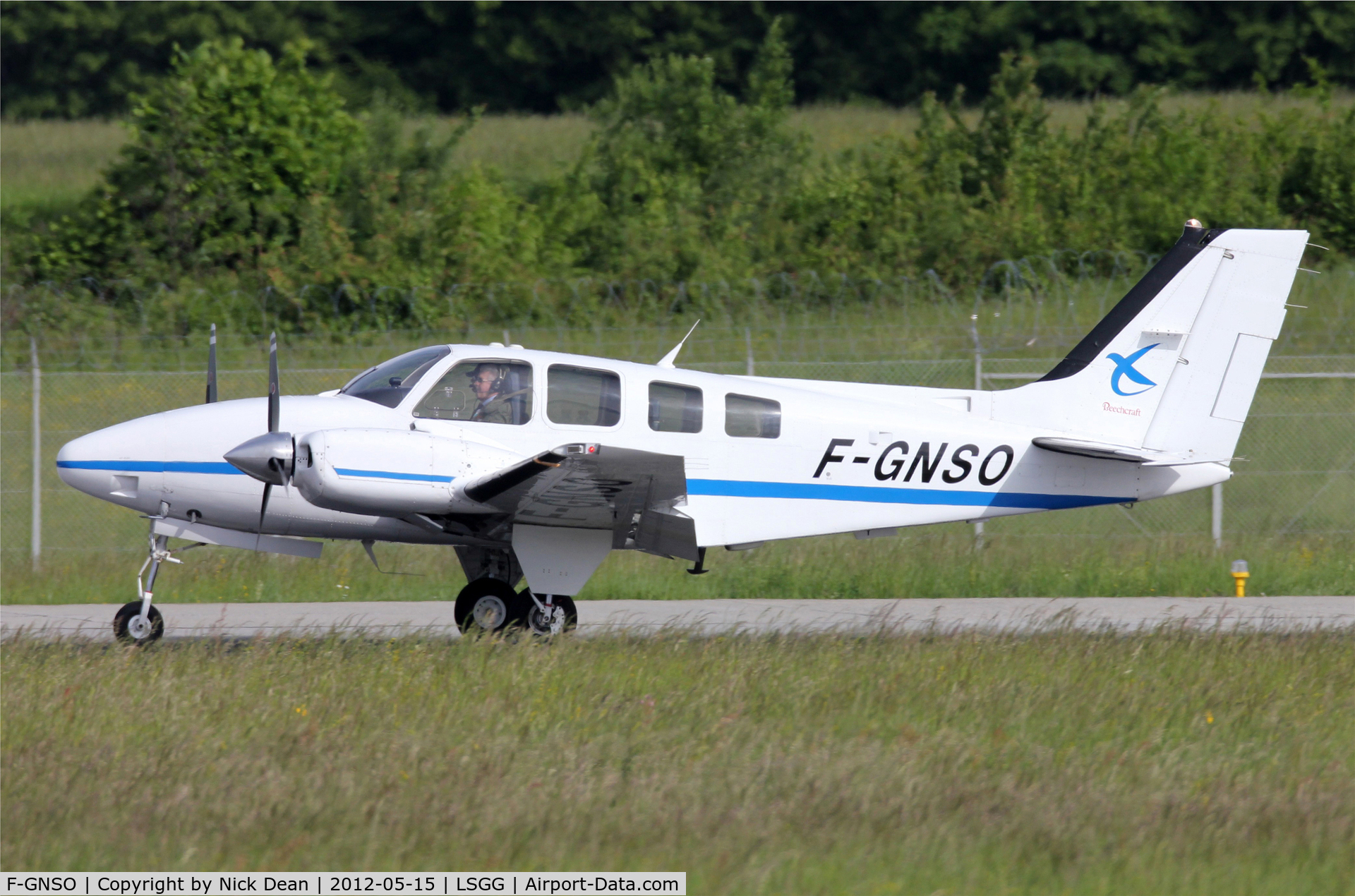 F-GNSO, Beech 58 Baron C/N TH-2080, LSGG/GVA EBACE 2012