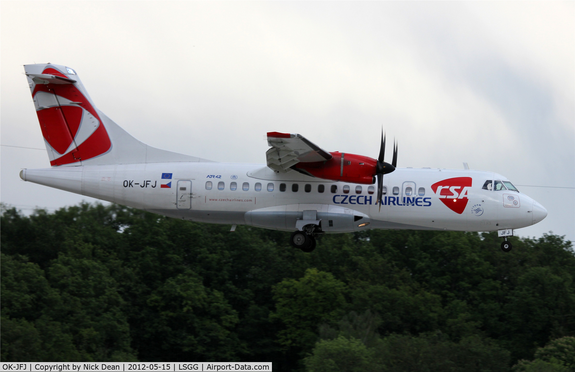 OK-JFJ, 2004 ATR 42-500 C/N 623, LSGG/GVA EBACE 2012