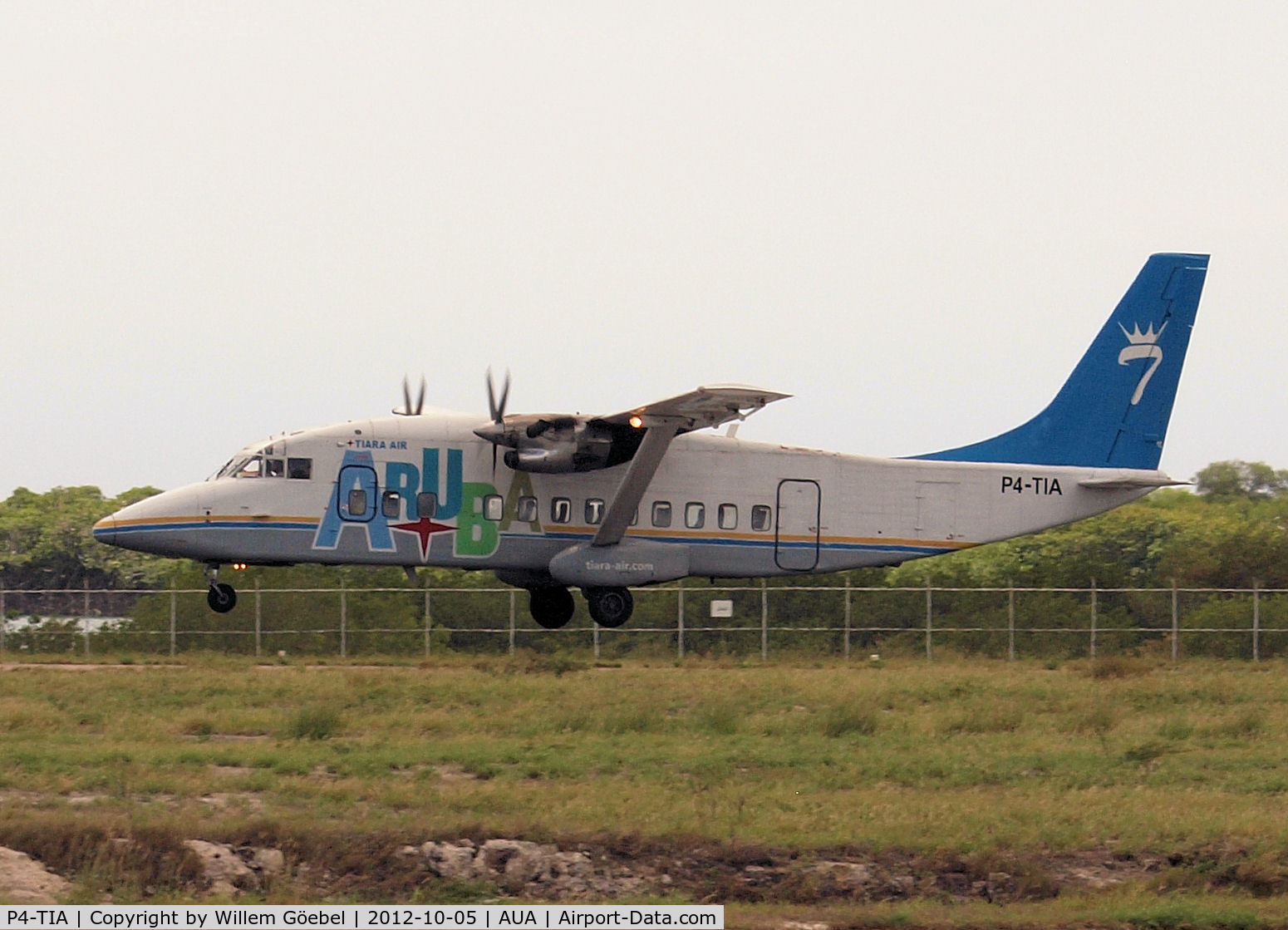 P4-TIA, Short 360-100 C/N SH.3619, Landing on Reina Beatrix Airport Aruba