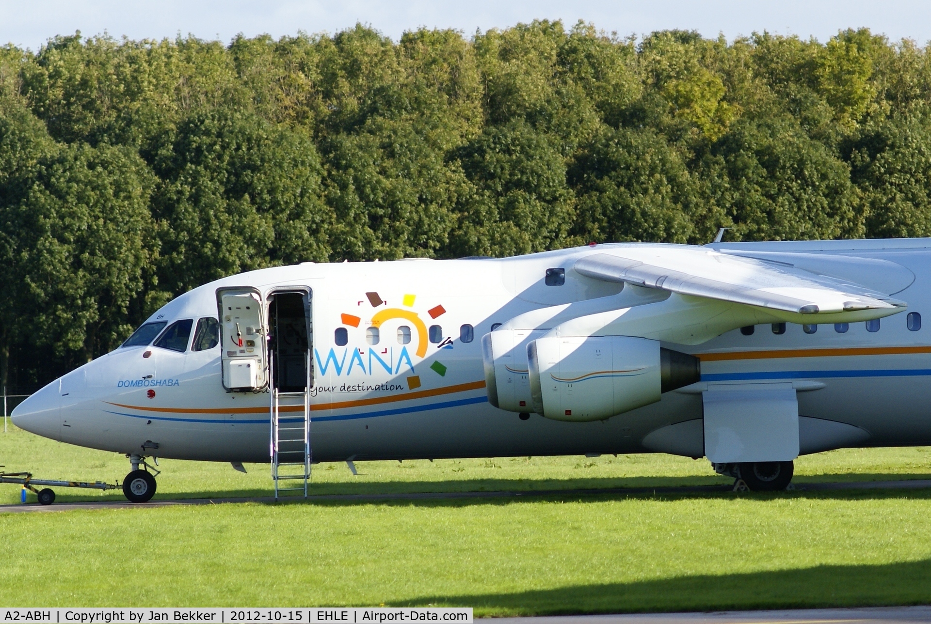 A2-ABH, 1997 British Aerospace Avro 146-RJ85 C/N E.2304, Just in its new livery. At the tail section the registration A2-ABH  is overtaped with the former registration D-AVRQ.