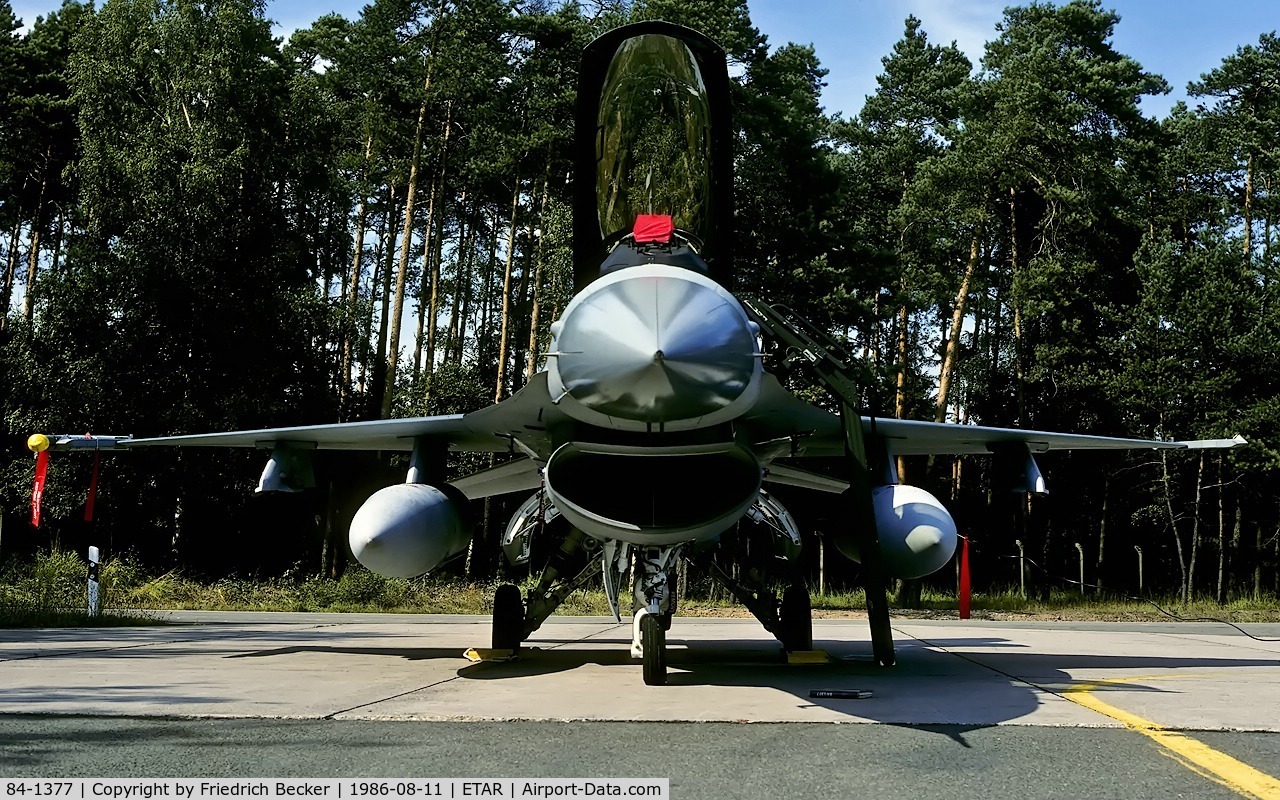 84-1377, 1984 General Dynamics F-16C Fighting Falcon C/N 5C-159, flightline at Ramstein AB