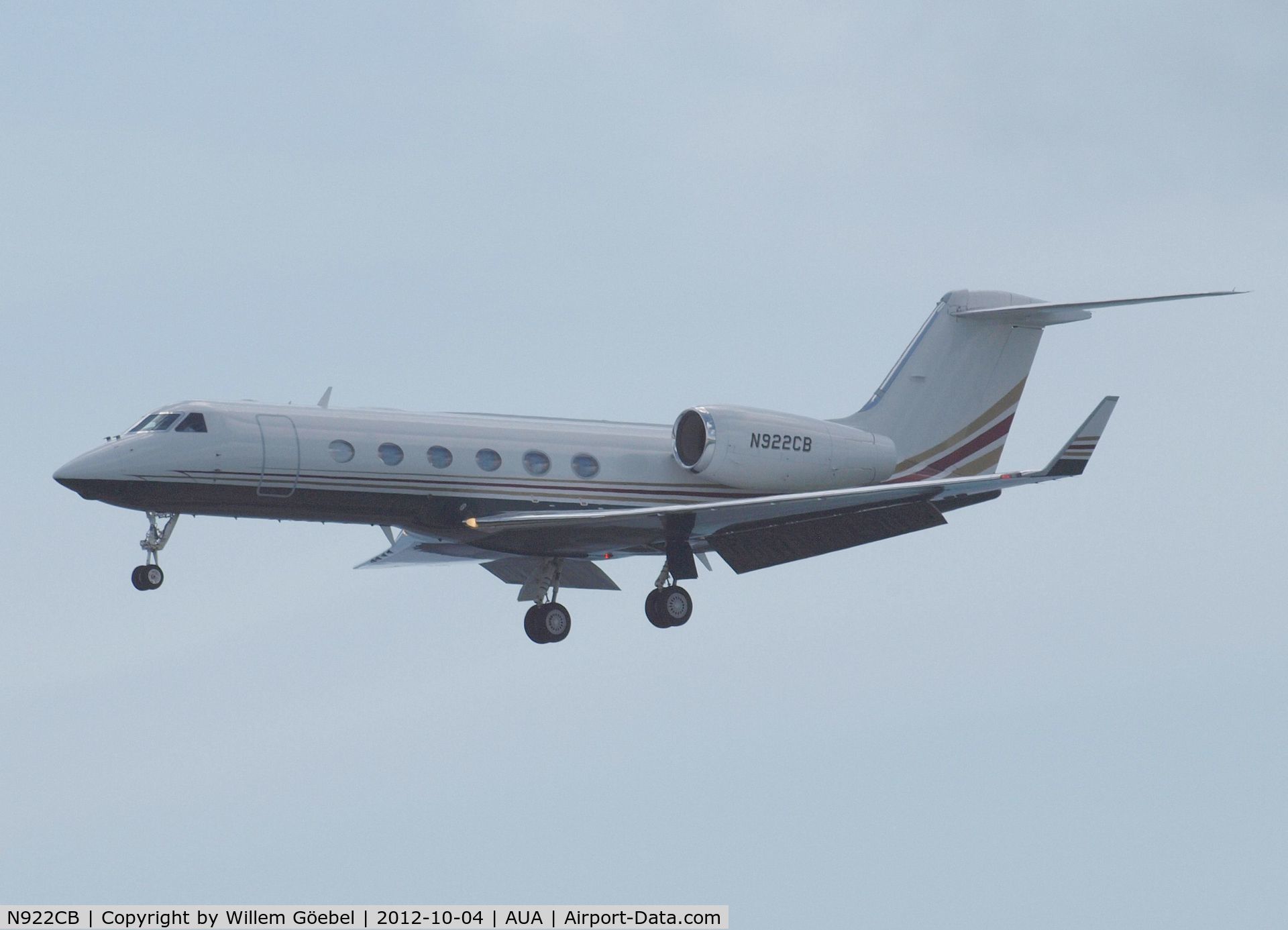 N922CB, Gulfstream Aerospace GIV-X (G450) C/N 4169, Landing on 