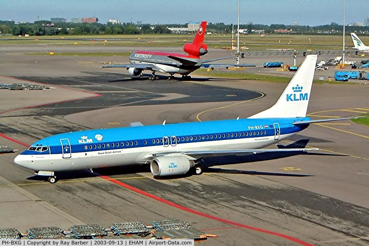 PH-BXG, 2000 Boeing 737-8K2 C/N 30357, Boeing 737-8K2 [30357] (KLM Royal Dutch Airlines) Schiphol~PH 13/09/2003