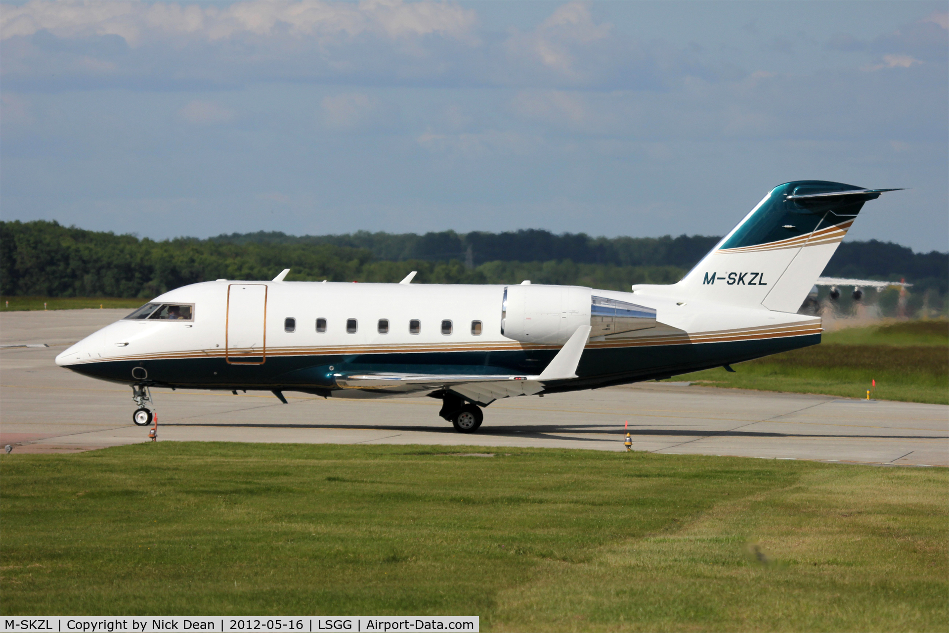 M-SKZL, 1999 Bombardier Challenger 604 (CL-600-2B16) C/N 5404, LSGG/GVA EBACE 2012