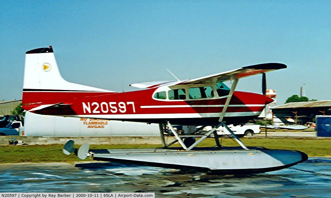 N20597, 1981 Cessna 180K Skywagon C/N 18053197, Cessna 180K Skywagon 180 [180-53197] Belle Chasse~N 11/10/2000