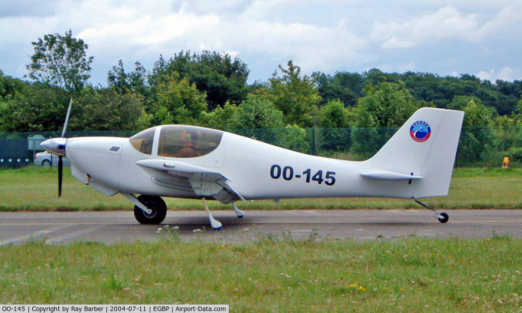 OO-145, 2004 Europa Monowheel C/N 382, Europa Avn Europa  [382] Kemble~G 11/07/2004. Taxiing for departure.
