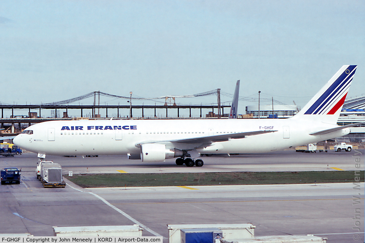 F-GHGF, 1991 Boeing 767-3Q8/ER C/N 24745/355, May 1992 - ready to taxi out.