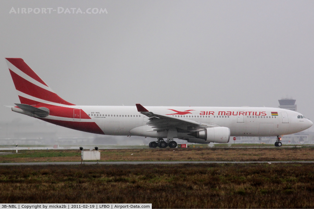 3B-NBL, 2009 Airbus A330-202 C/N 1057, Taxiing