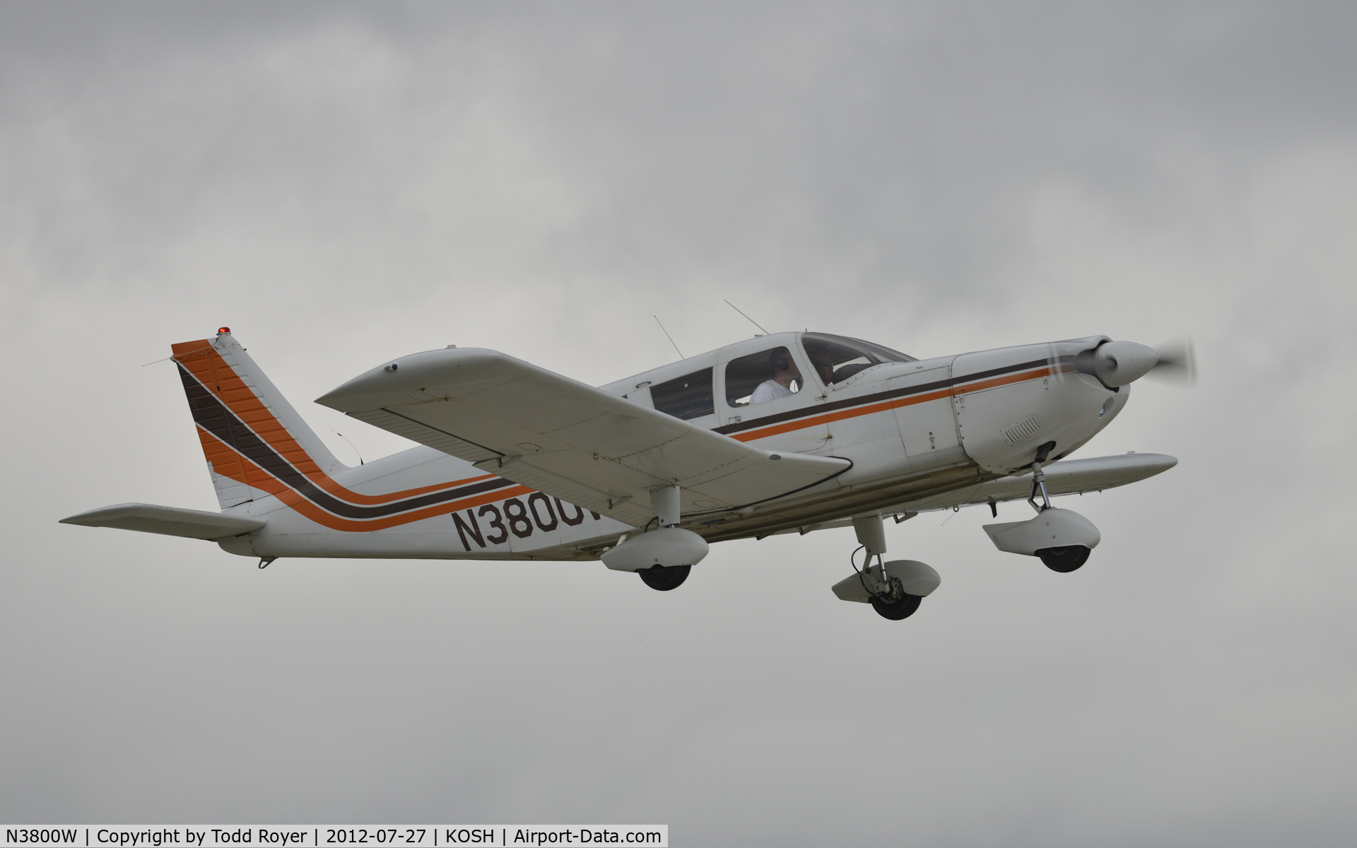 N3800W, 1966 Piper PA-32-300 Cherokee Six C/N 32-40128, Airventure 2012