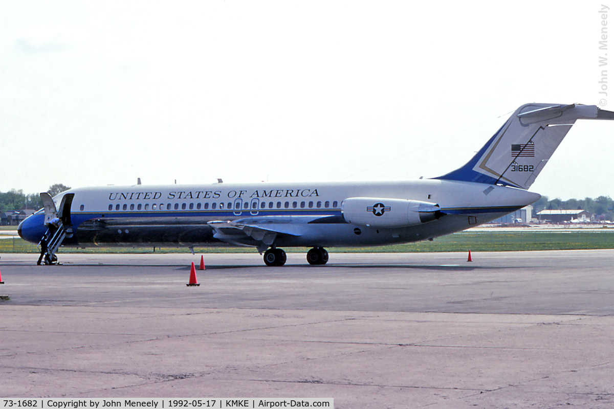 73-1682, 1975 McDonnell Douglas C-9C (DC-9-32) C/N 47670, This C-9 was withdrawn in 2011 and is now preserved at the AMC Museum at Dover AFB, DE. Seen here at MKE in 1992.
