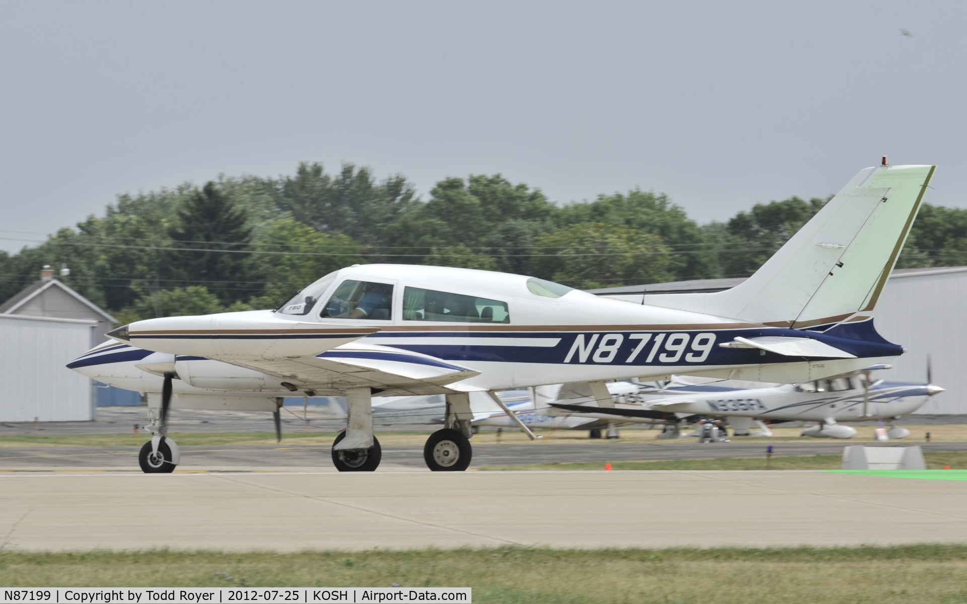 N87199, 1975 Cessna 310R C/N 310R0298, Airventure 2012