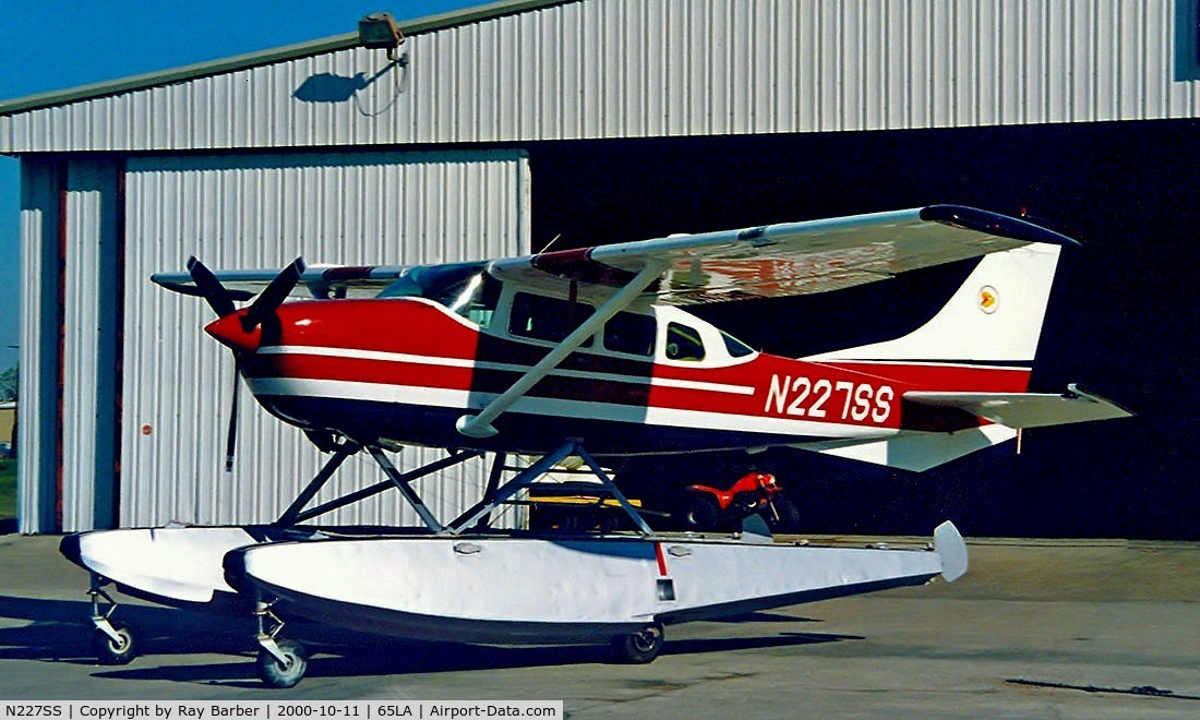 N227SS, 1970 Cessna U206E Stationair C/N U20601516, Cessna U.206E Super Skywagon [U206-01516] Belle Chasse~N 11/10/2000