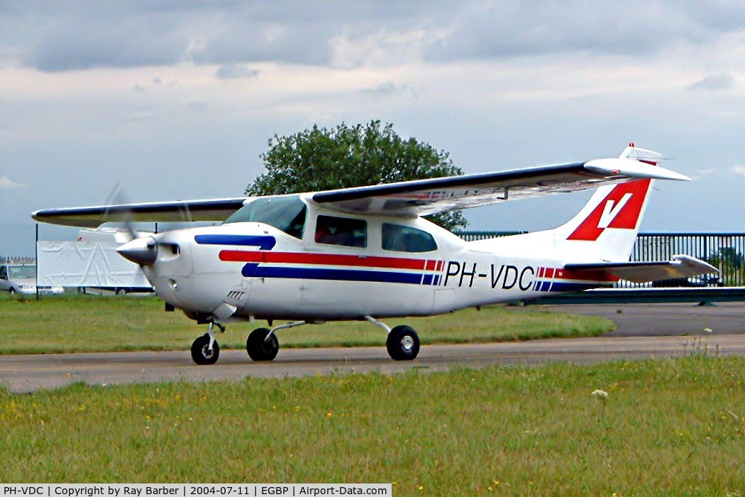 PH-VDC, Cessna T210M Turbo Centurion C/N 21062368, R/Cessna FT.210M Turbo Centurion [210-62368] Kemble~G 11/07/2004. Taxiing for departure.