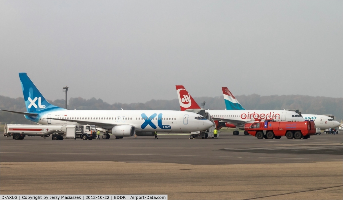 D-AXLG, 1998 Boeing 737-8Q8 C/N 28226, Boeing 737-8Q8