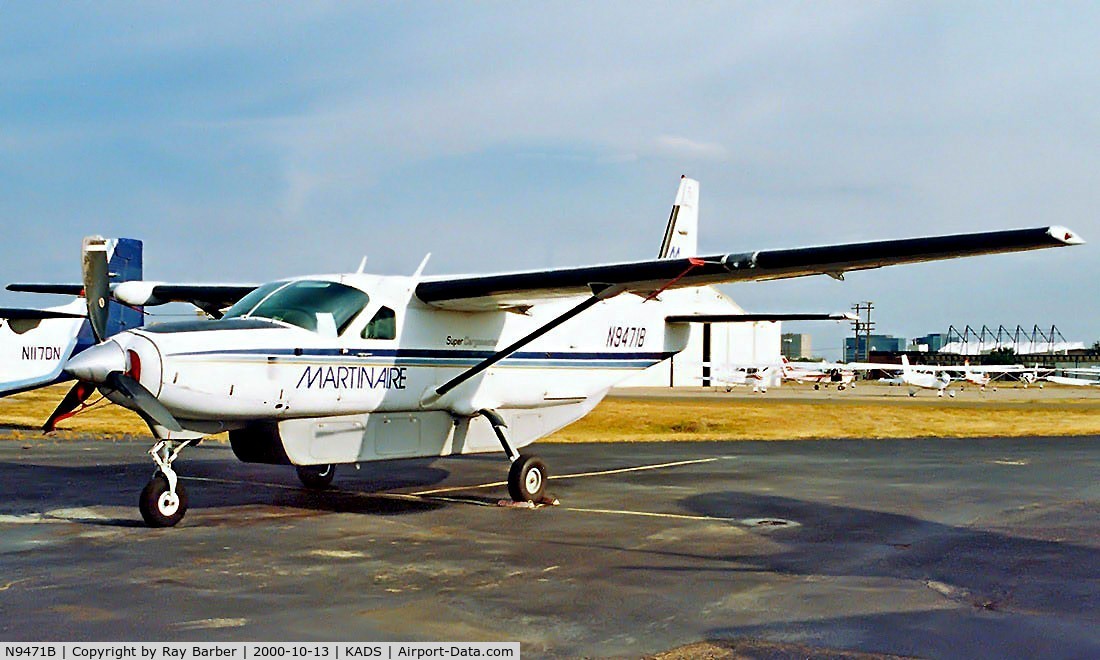 N9471B, 1988 Cessna 208B C/N 208B0081, Cessna 208B Grand Caravan [208B-0081] (Martinaire) Addison~N 13/10/2000
