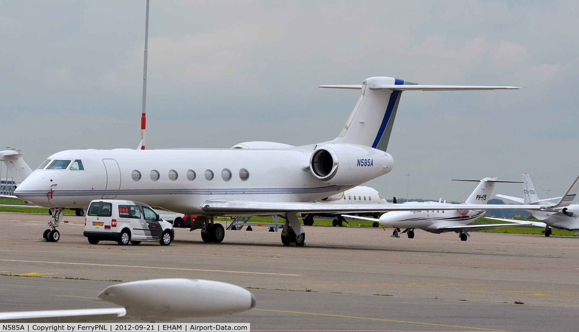 N585A, 2006 Gulfstream Aerospace GV-SP (G550) C/N 5110, Aramco's G5 securely parked at AMS-east apron.