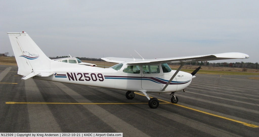 N12509, 1973 Cessna 172M C/N 17262030, Cessna 172M Skyhawk on the ramp in Wadena, MN.