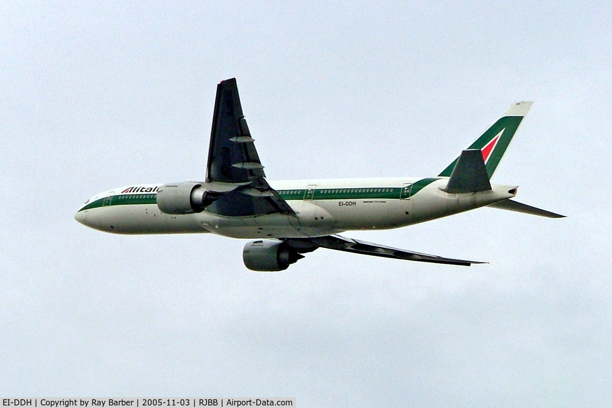 EI-DDH, 2004 Boeing 777-243/ER C/N 32784, Boeing 777-243ER [32784] (Alitalia) Osaka-Kansai~JA 03/11/2005