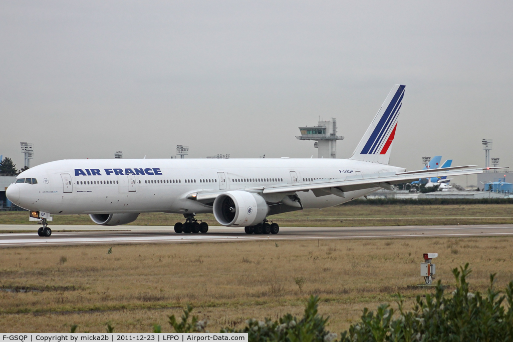 F-GSQP, 2006 Boeing 777-328/ER C/N 35676, Taxiing