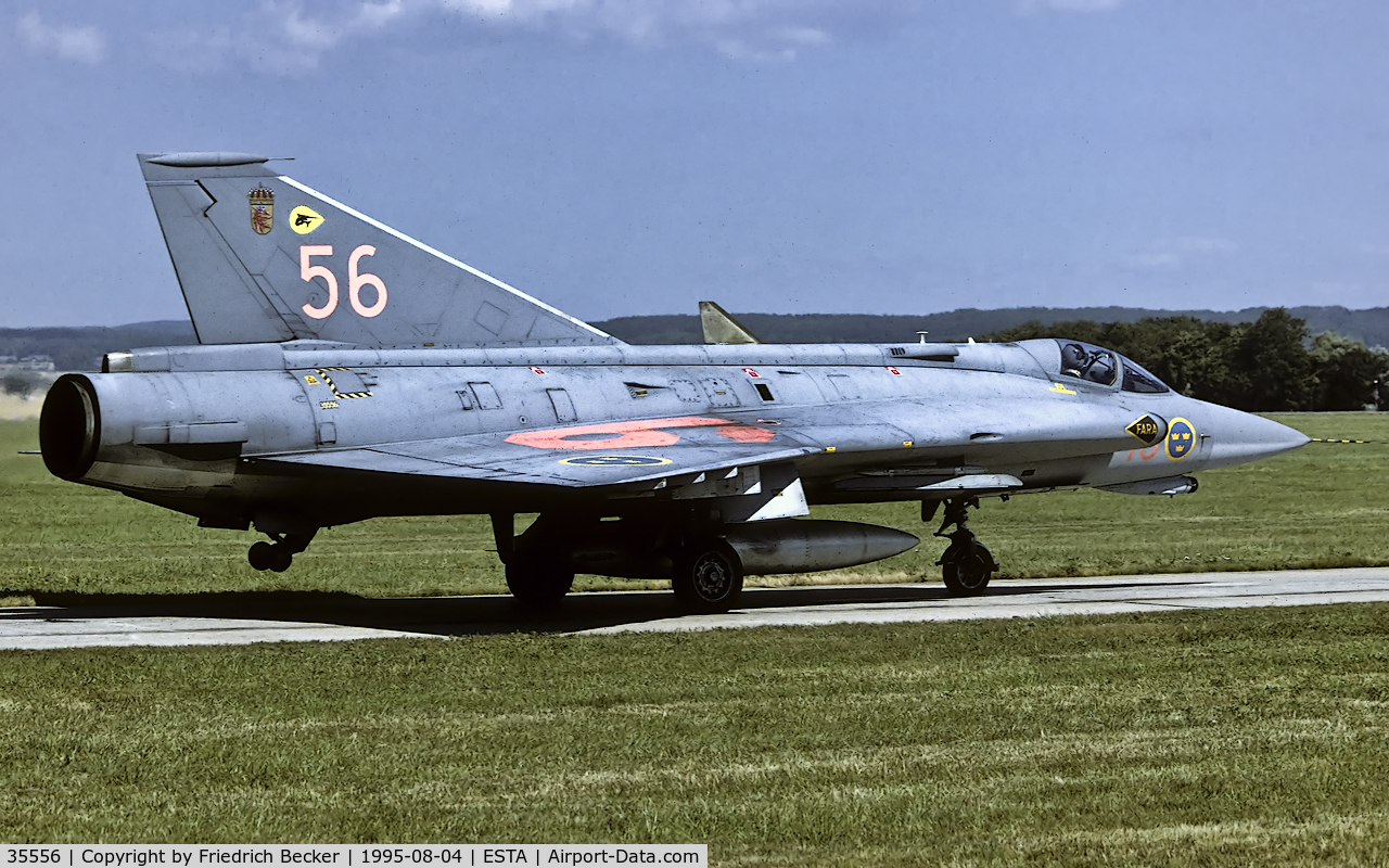 35556, 1969 Saab J-35J Draken C/N 35-556, taxying to the active
