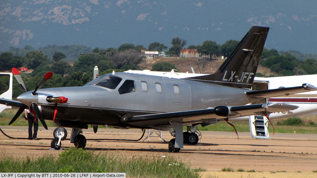 LX-JFF, 2001 Socata TBM-700 C/N 212, Parked