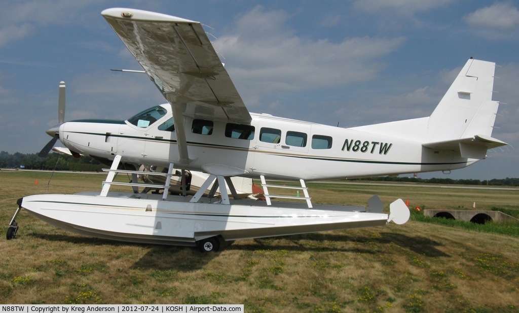 N88TW, 1998 Cessna 208 Caravan I C/N 20800292, EAA AirVenture 2012