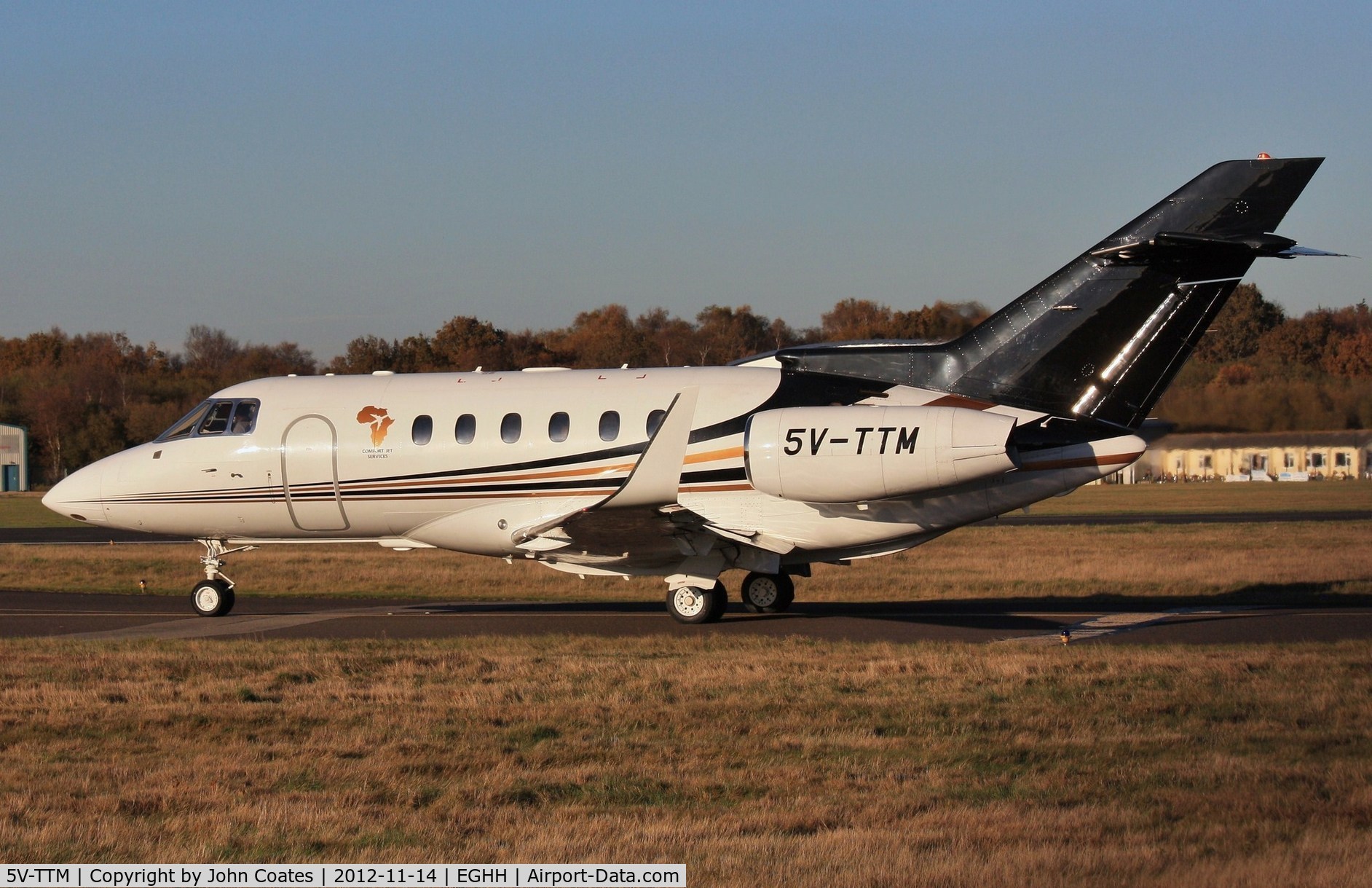 5V-TTM, 2003 Raytheon Hawker 800XP C/N 258632, Taxiing to departure point.