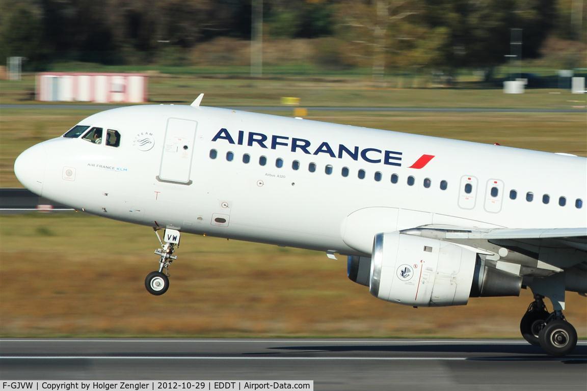F-GJVW, 1994 Airbus A320-211 C/N 0491, After take-off the right way is straight to CDG......