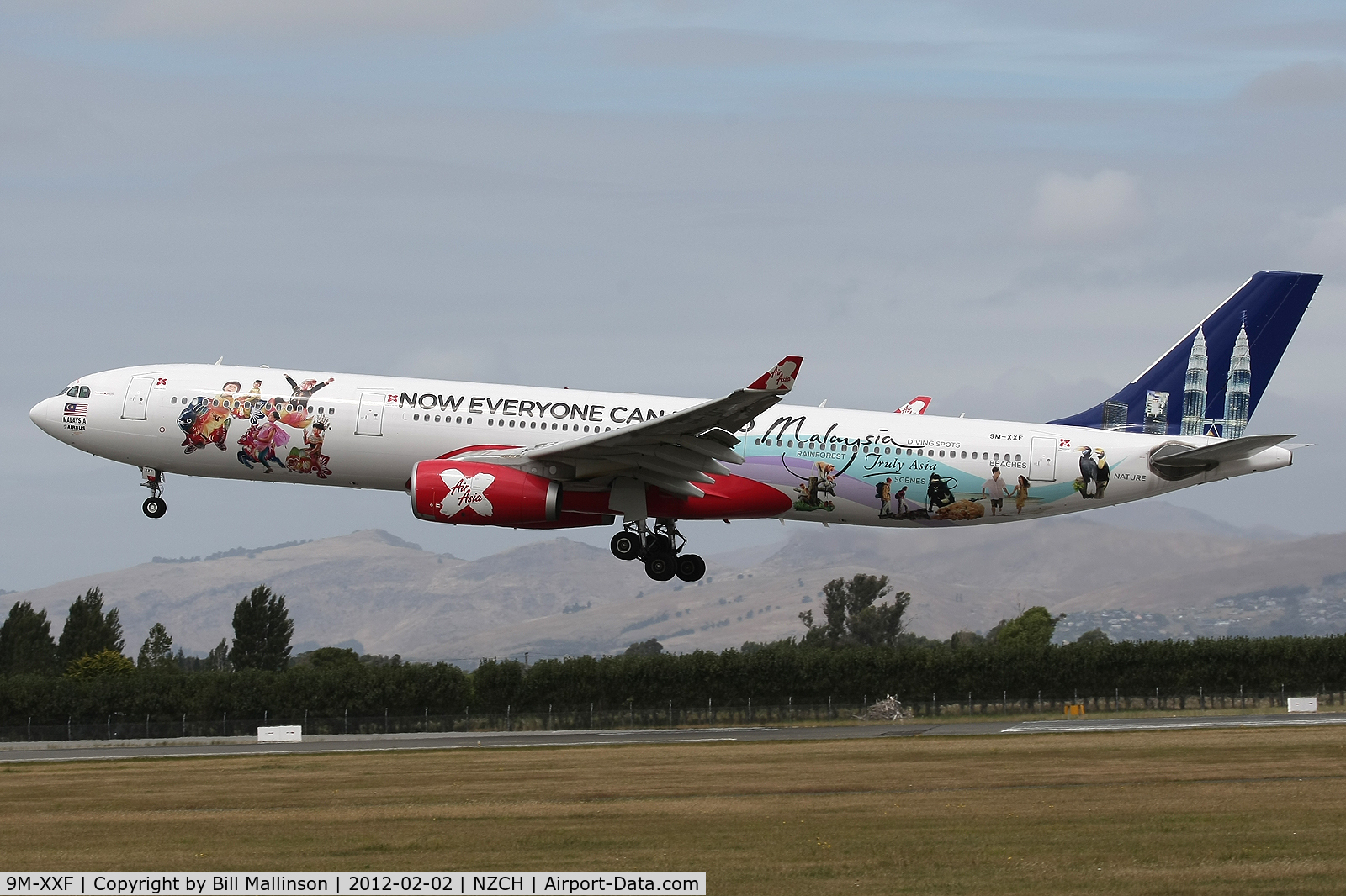 9M-XXF, 2009 Airbus A330-343X C/N 1126, finals to 02