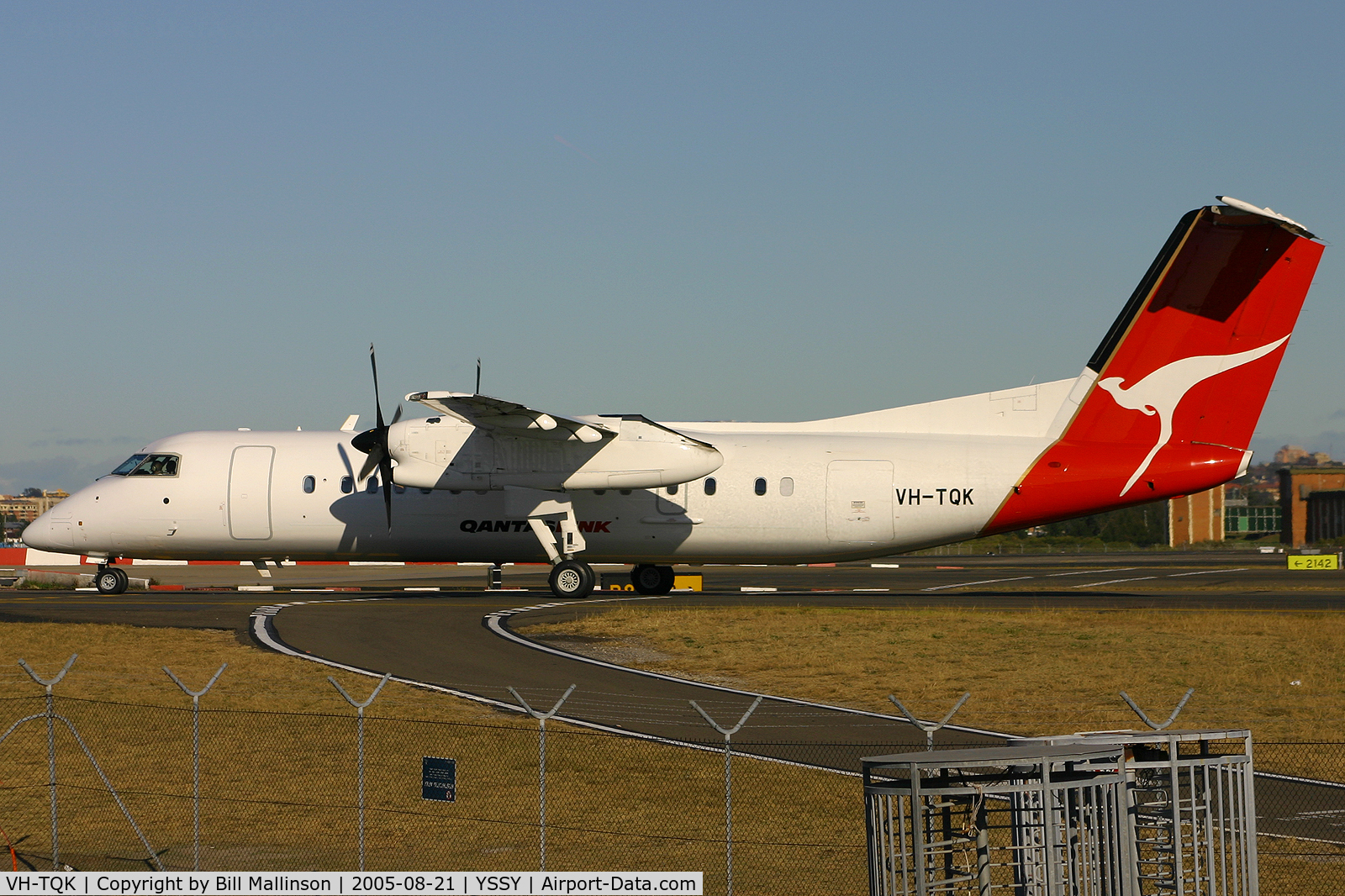VH-TQK, 2004 De Havilland Canada DHC-8-315Q Dash 8 C/N 600, taxiing