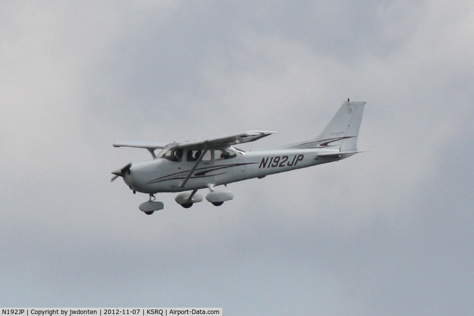 N192JP, 2005 Cessna 172S C/N 172S9894, Cessna Skyhawk (N192JP) on approach to Sarasota-Bradenton International Airport