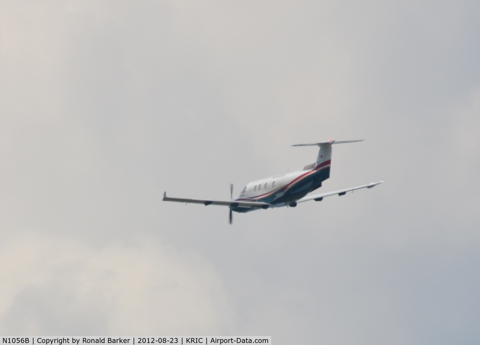 N1056B, 2003 Pilatus PC-12/45 C/N 499, Departing RIC