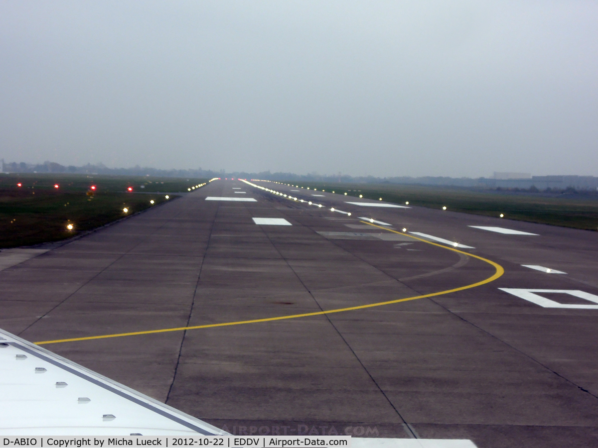 D-ABIO, 1991 Boeing 737-530 C/N 24939, Turning onto the runway