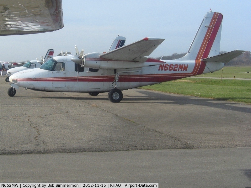 N662MW, Aero Commander 500-B C/N 500B-1235-106, On the ramp in Hamilton, Ohio