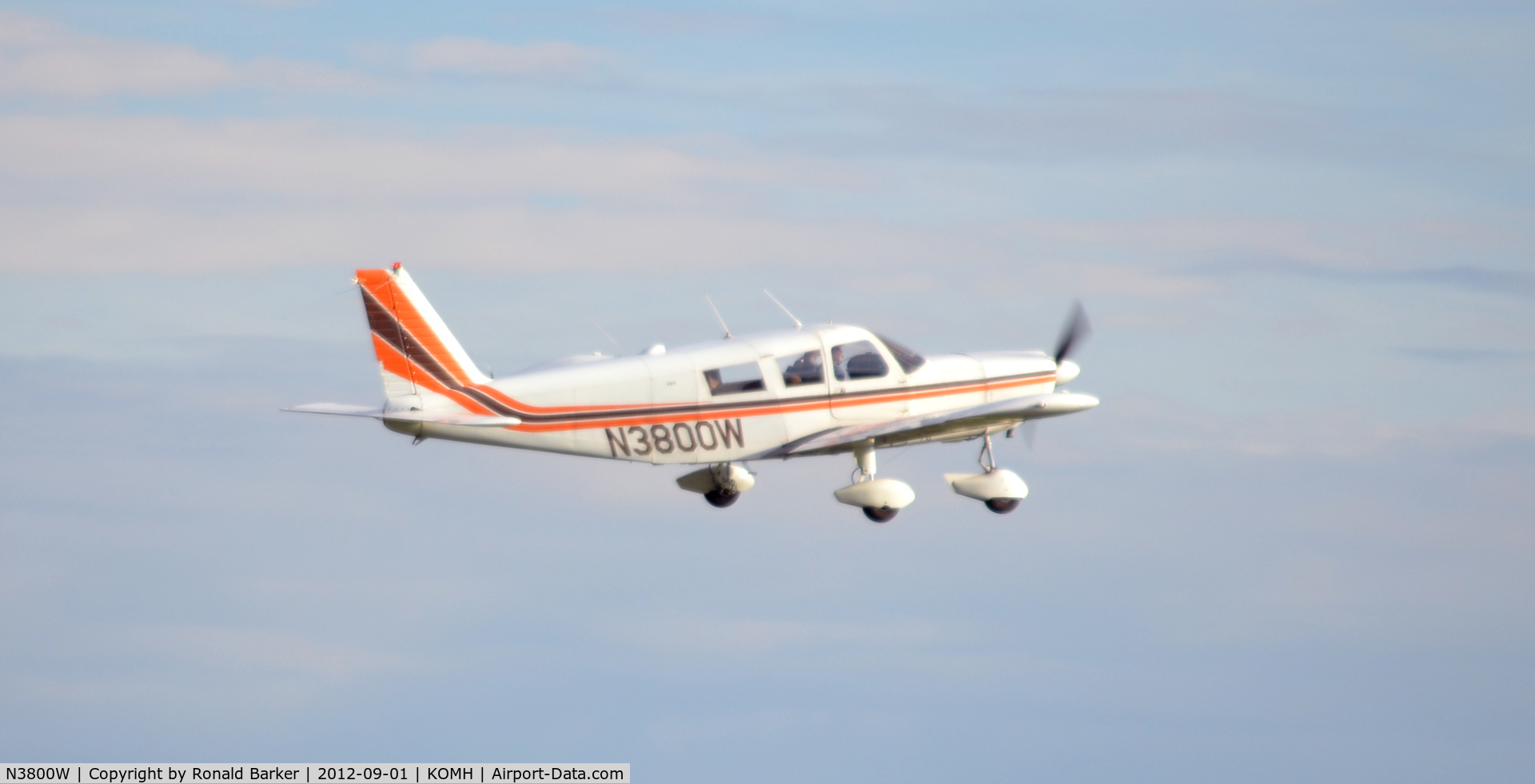 N3800W, 1966 Piper PA-32-300 Cherokee Six C/N 32-40128, Takeoff Orange