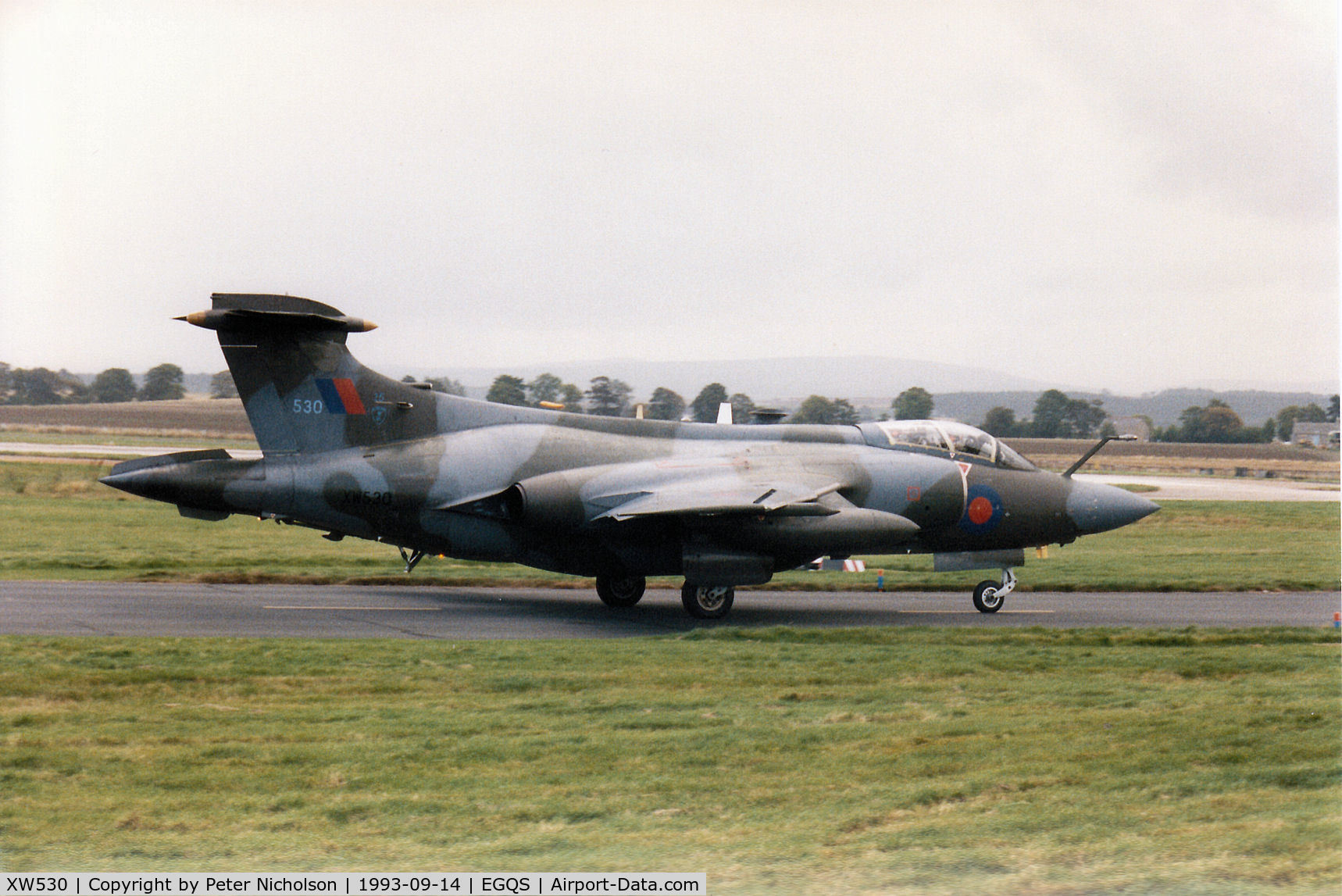 XW530, 1970 Hawker Siddeley Buccaneer S.2B C/N B3-06-69, Buccaneer S.2B of 12 Squadron taxying to Runway 05 at RAF Lossiemouth in September 1993.