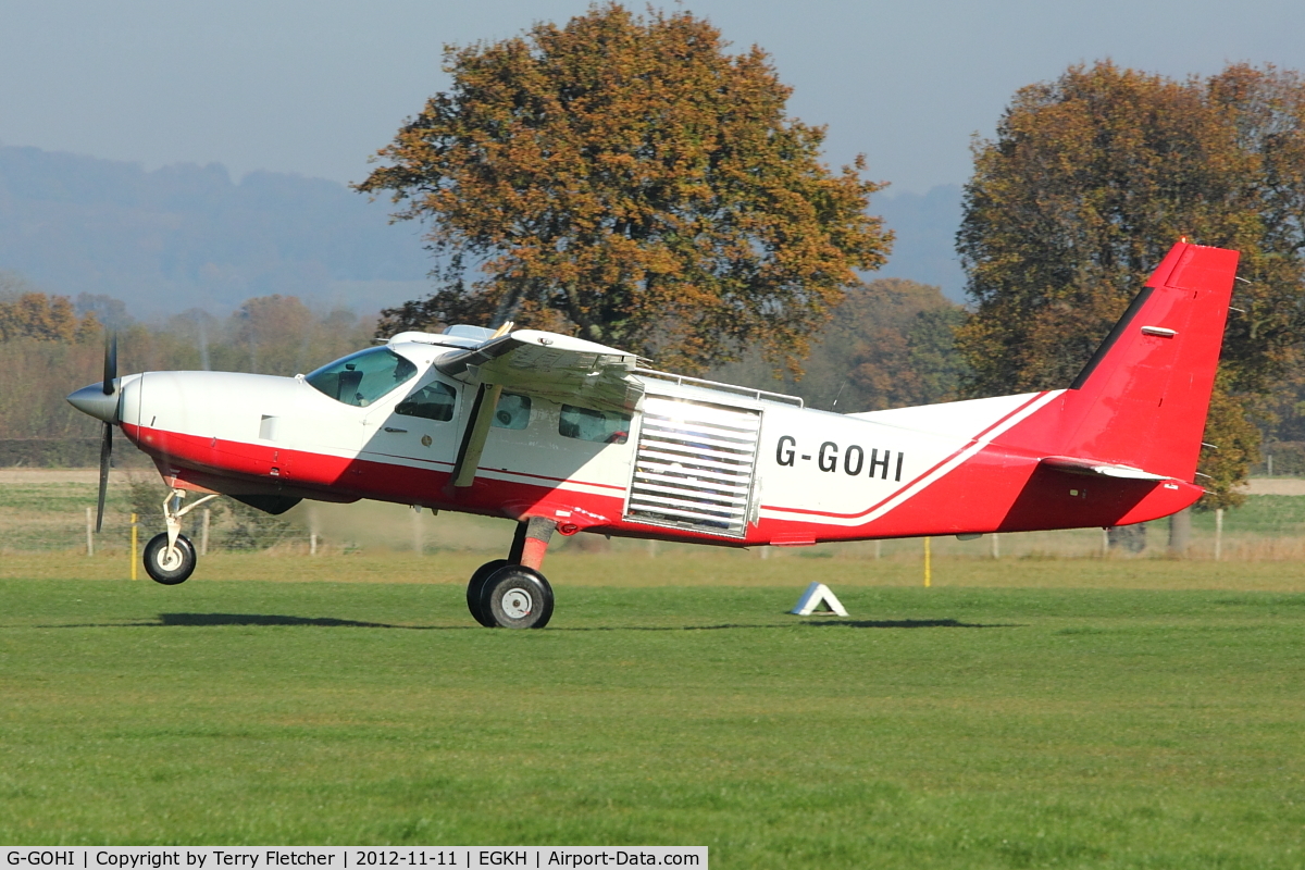 G-GOHI, 1985 Cessna 208 Caravan I C/N 20800040, 1985 Cessna 208, c/n: 20800040 lifts off from Headcorn with a group of skydivers on board