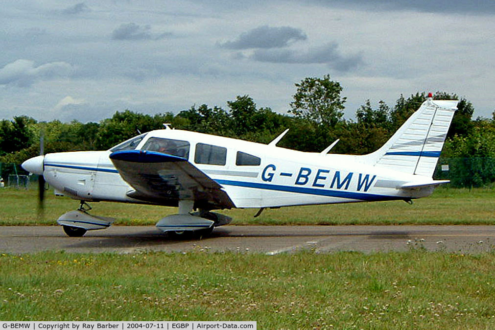 G-BEMW, 1976 Piper PA-28-181 Cherokee Archer II C/N 28-7790243, Piper PA-28-181 Cherokee Archer II [28-7790243] Kemble~G 11/07/2004. Seen taxiing out for departure.