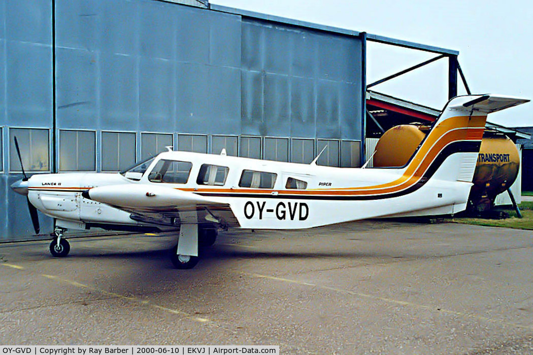 OY-GVD, 1978 Piper PA-32RT-300 Lance II C/N 32R-7885130, Piper PA-32RT-300 Lance II [32R-7885130] Stauning~OY 10/06/2000