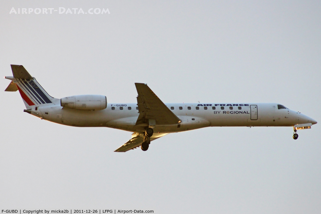 F-GUBD, 2000 Embraer ERJ-145LR (EMB-145LR) C/N 145333, Landing