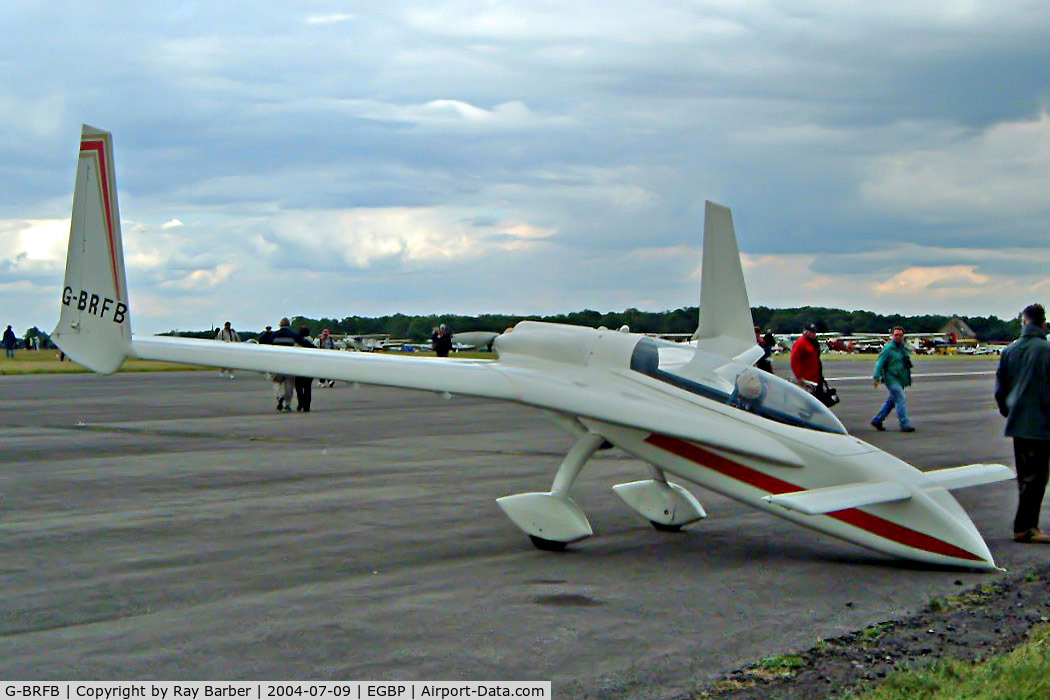 G-BRFB, 1989 Rutan Long-EZ C/N PFA 074A-10646, Rutan Long-Ez [PFA 074A-10646] Kemble~G 09/07/2004