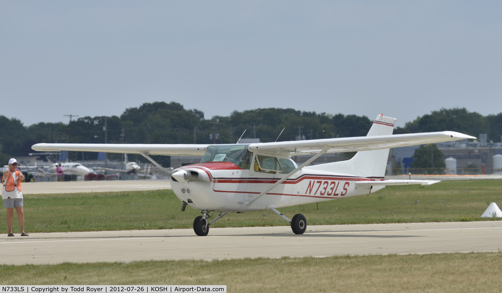 N733LS, 1976 Cessna 172N C/N 17268380, Airvenutre 2012