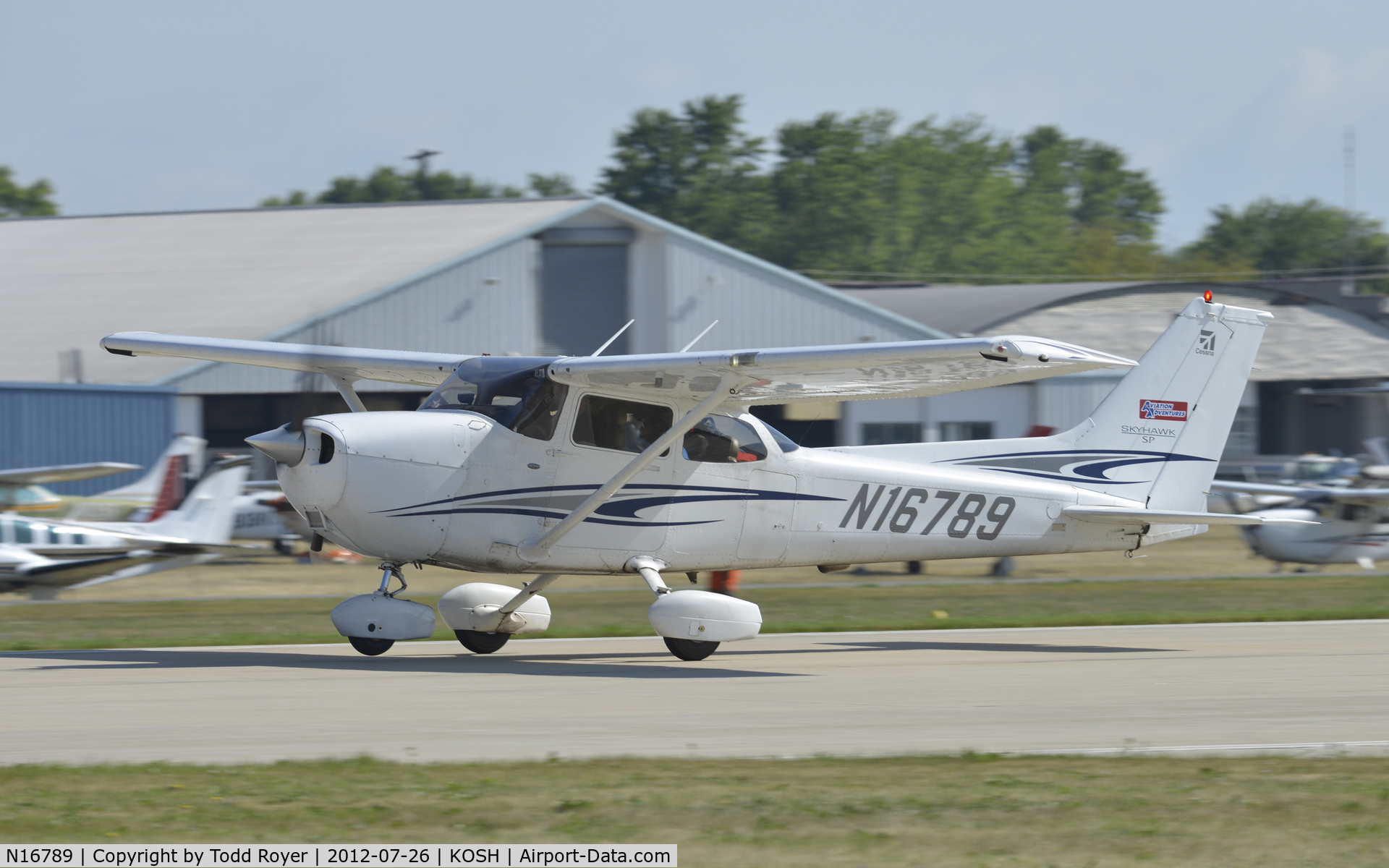 N16789, 2005 Cessna 172S C/N 172S9916, Airventure 2012