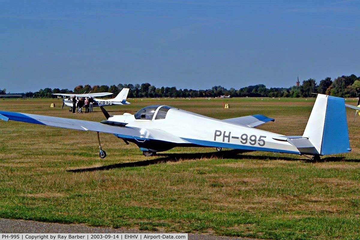 PH-995, Scheibe SF-25D Falke C/N 4640D, Scheibe SF-25D Falke [4640D] Hilversum~PH 14/09/2003