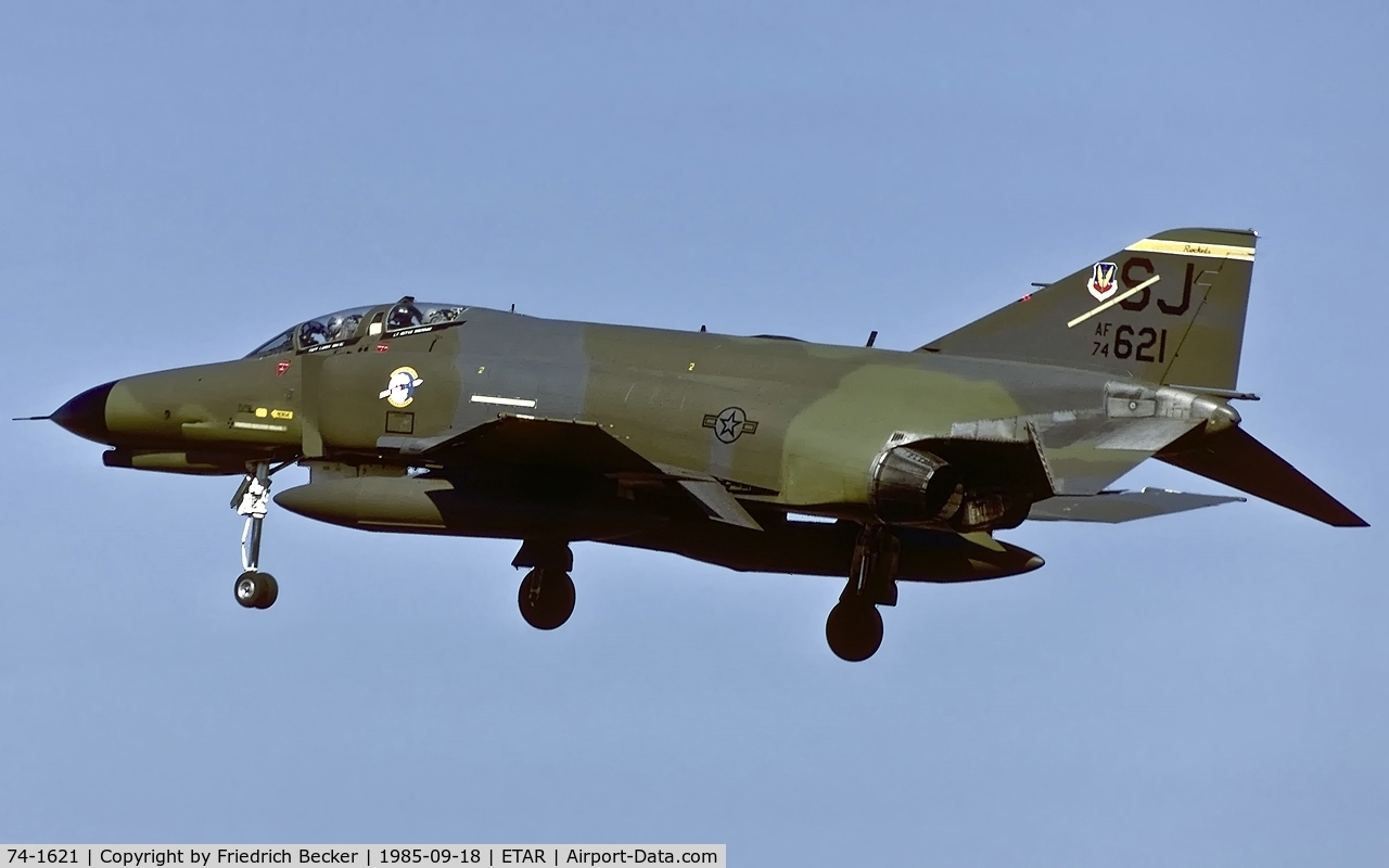 74-1621, 1974 McDonnell Douglas F-4E Phantom II C/N 4850, on final RW27